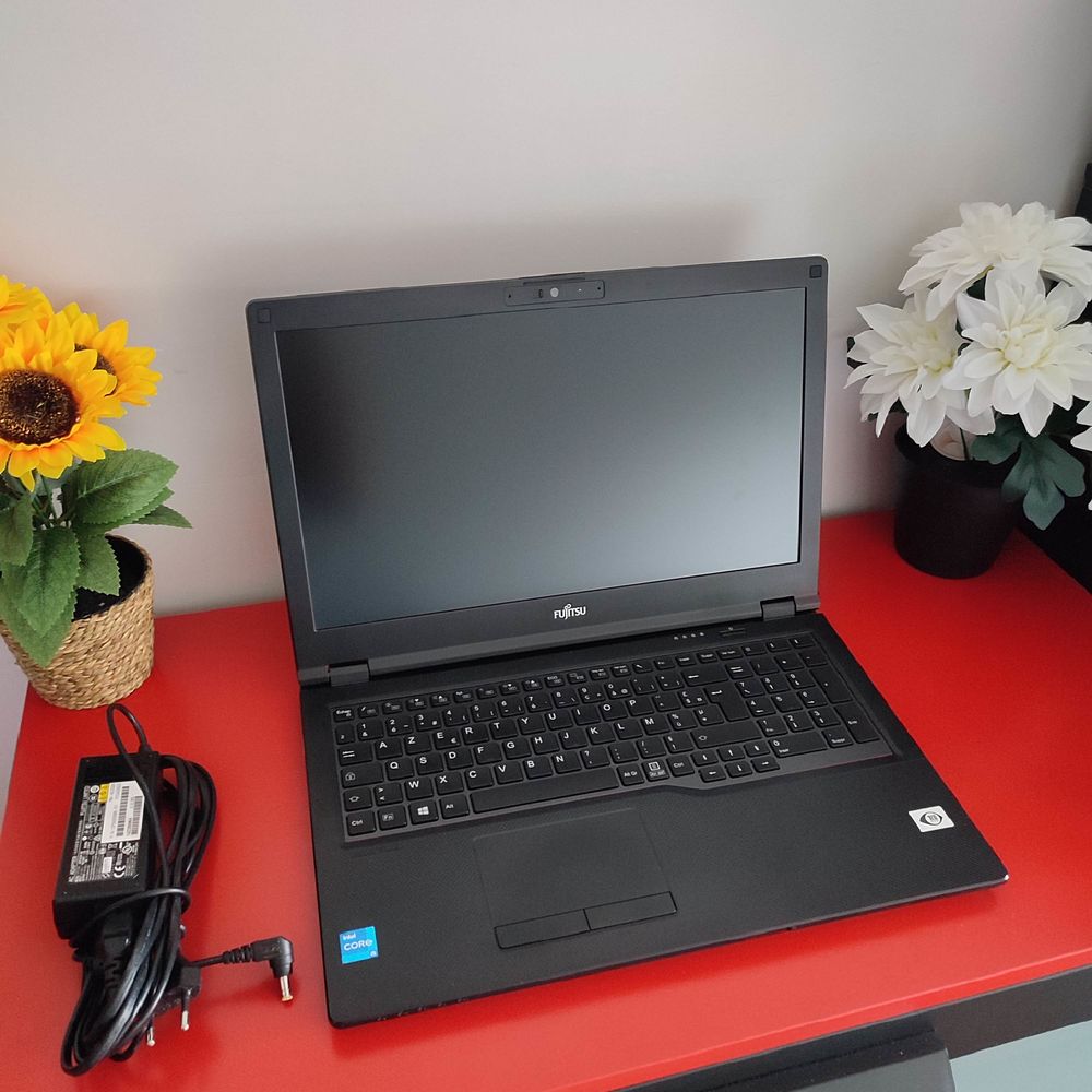 Pc portable Fujitsu LIFEBOOK E5511 i5 SSD 16Go Matériel informatique