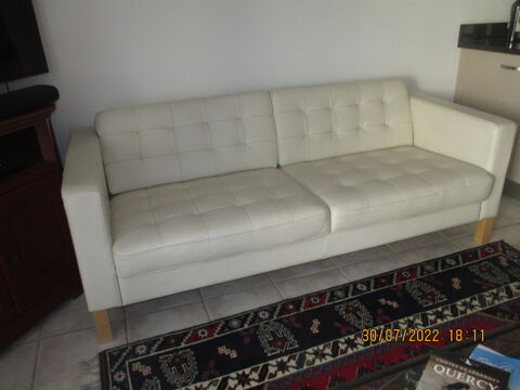 Canap capitonn 3 places 150 Saint-Cyr-sur-Mer (83)