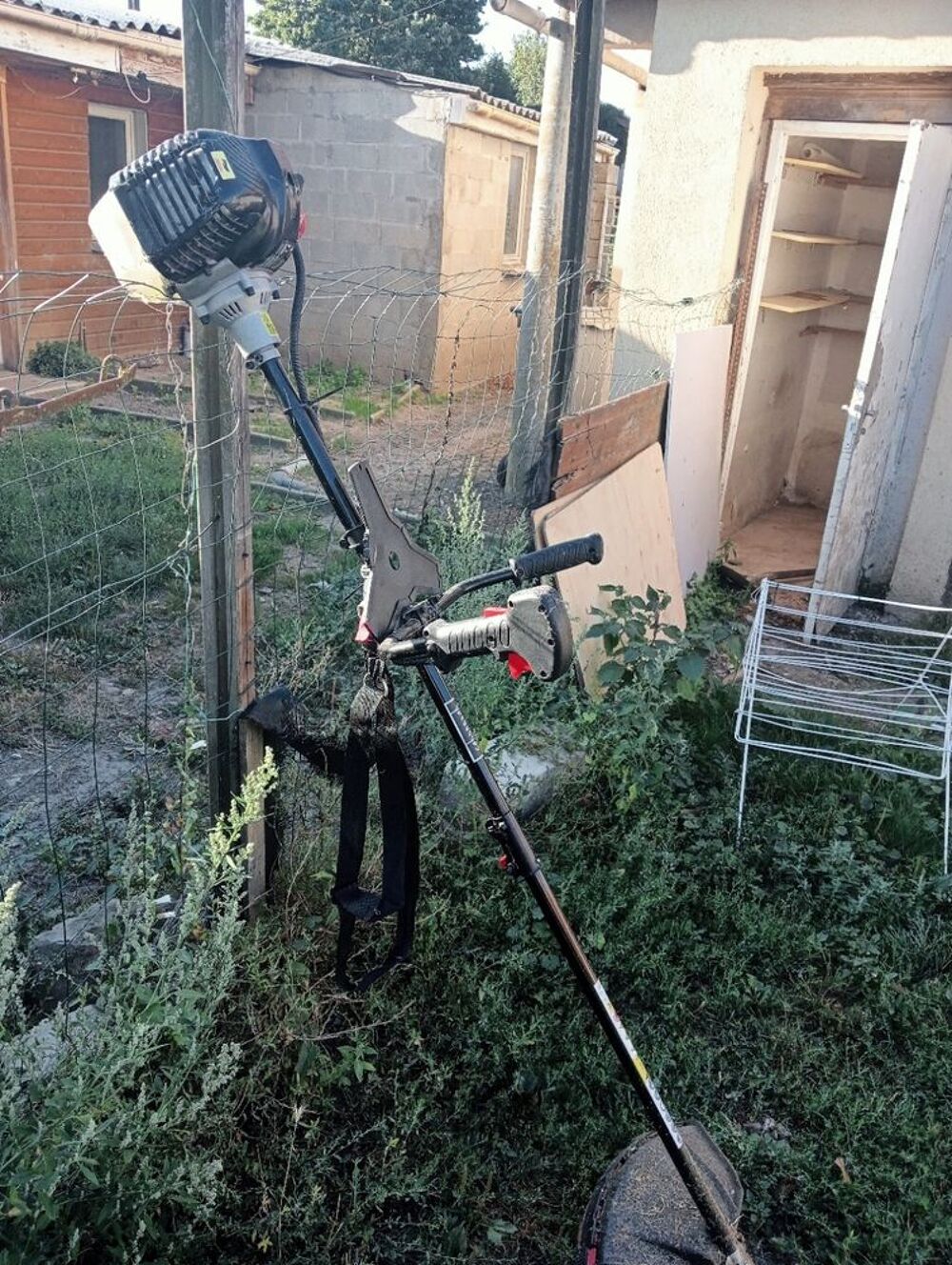 DEBROUSAILLEUSE Jardin