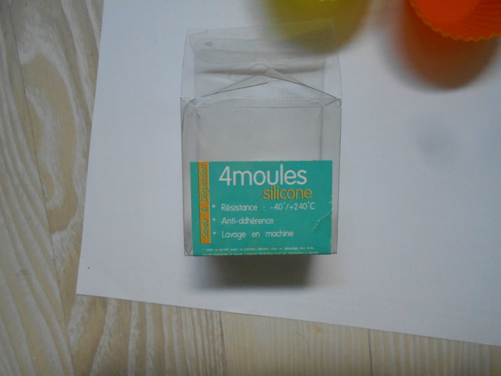 4 mini moules en silicone neuf Cuisine