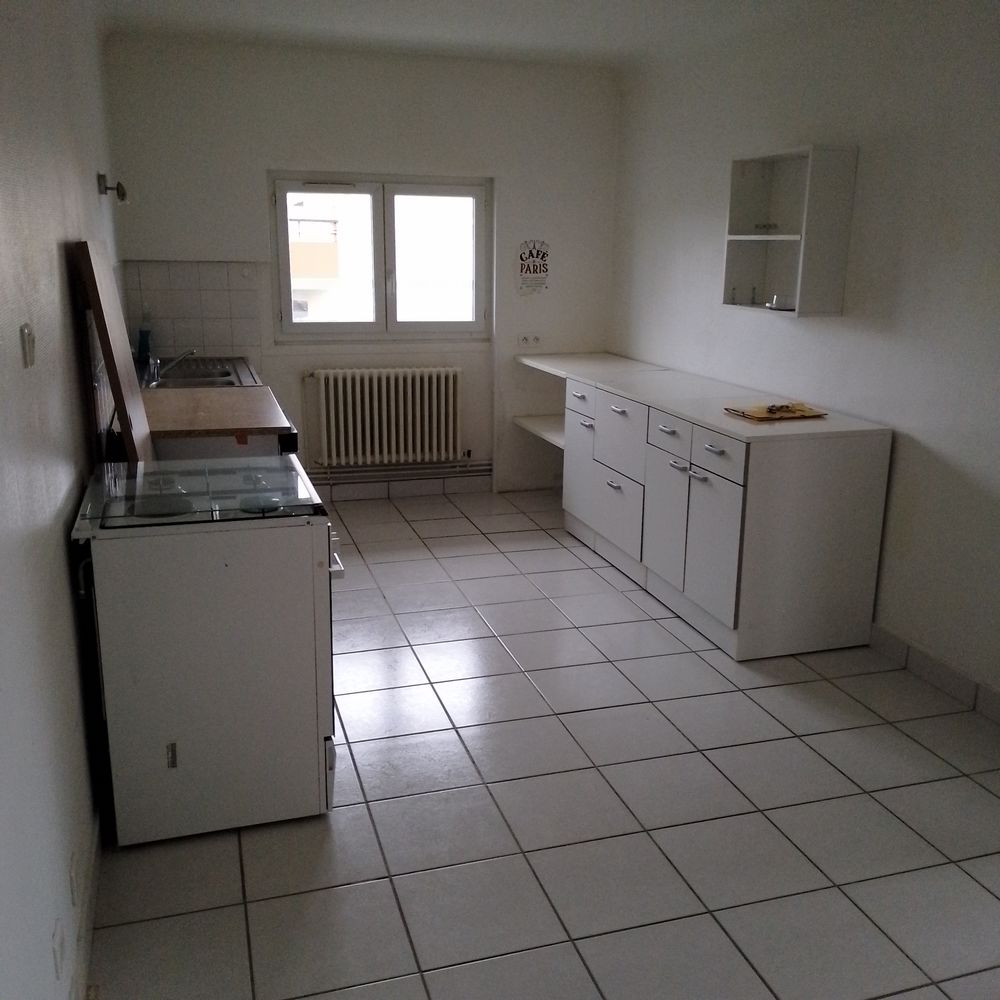 Location Appartement appartement 4 pièces 2 eme étage Montrevel-en-bresse