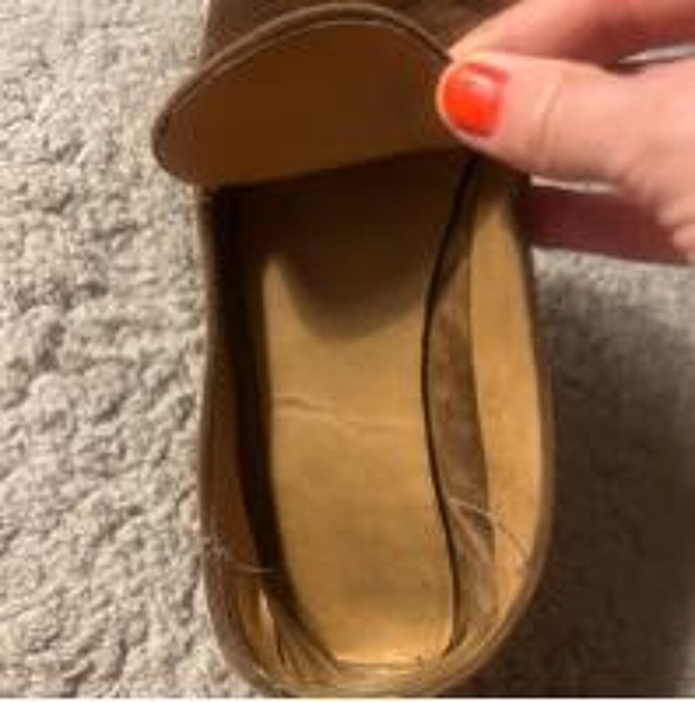 chaussons d occasion port&eacute;s Chaussures