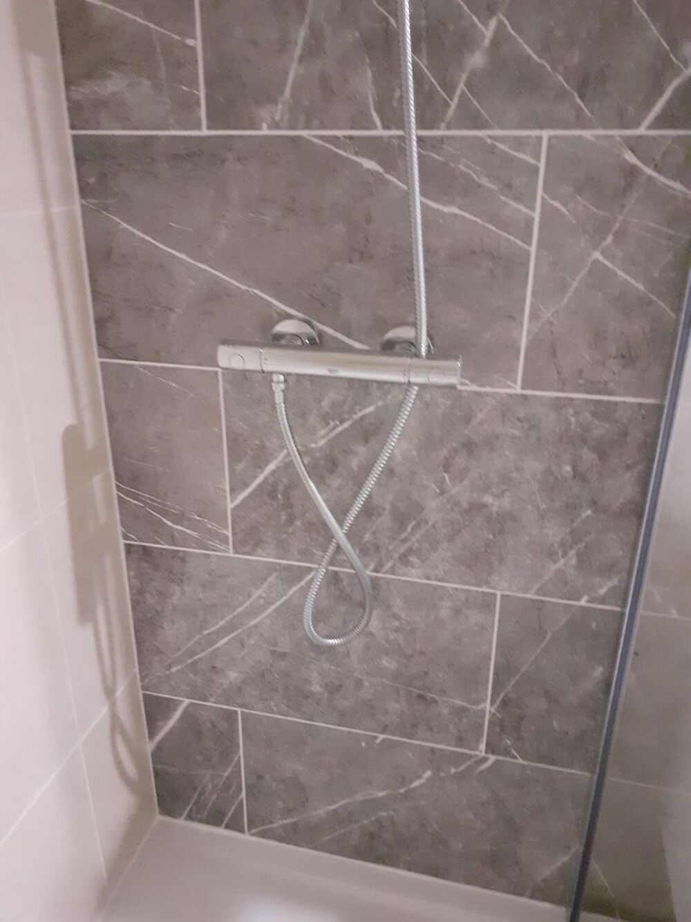 Carrelage Fa&iuml;ence Marbre Gris fonc&eacute; Bricolage