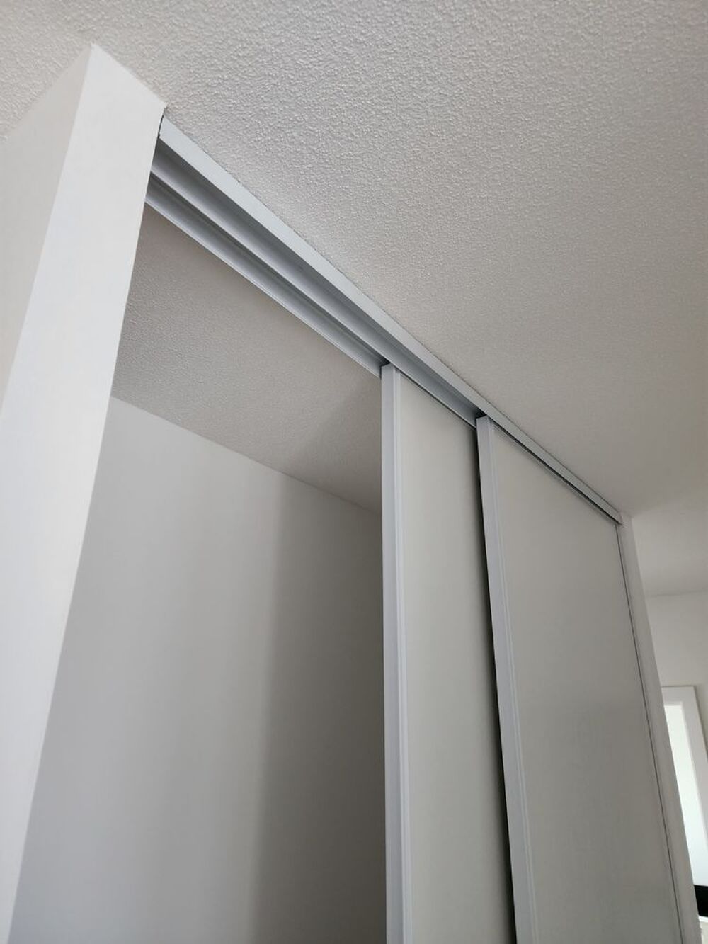 2 PORTES PLACARD COULISSANTES NEUVES Meubles