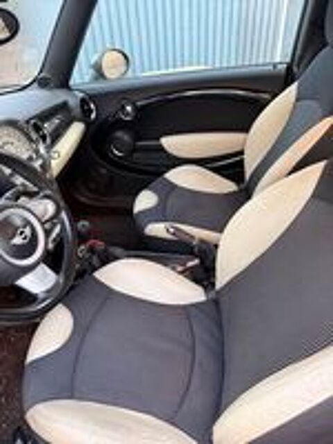 One Mini 1.6i - 90 Standard CVT 2007 occasion 83470 Saint-Maximin-la-Sainte-Baume