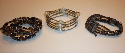 BIJOUX fantaisie collection DAMART : Lot de 3 colliers dorés 30 Loivre (51)