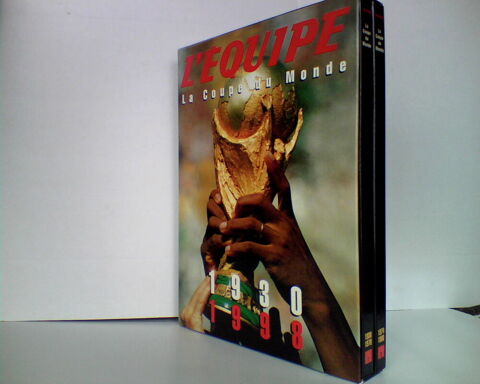 2 ouvrages Coupe du Monde (Foot)  1930/1998 10 Anglet (64)