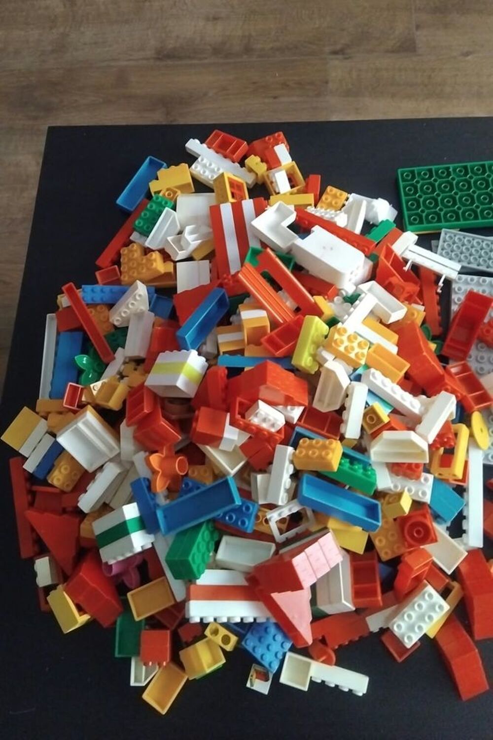 ensemble de lego avec personnage Jeux / jouets
