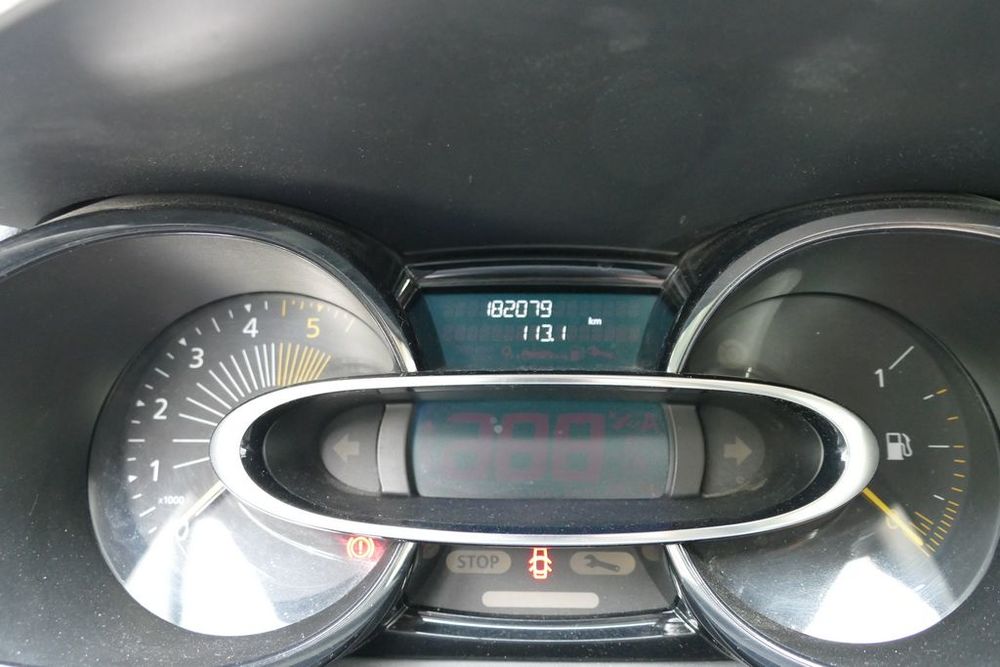 Clio IV CLIO IV SOCIETE DCI 90 ENERGY ECO2 AIR 82G 2015 occasion 13600 La Ciotat