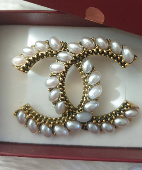 Bijoux en broche dore avec perles ovales 20 Mulhouse (68)