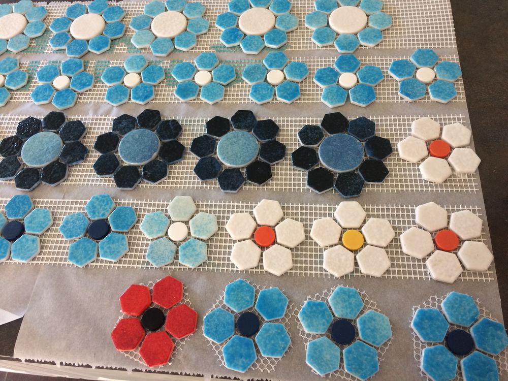 fleurs en carrelage &eacute;maill&eacute; Décoration