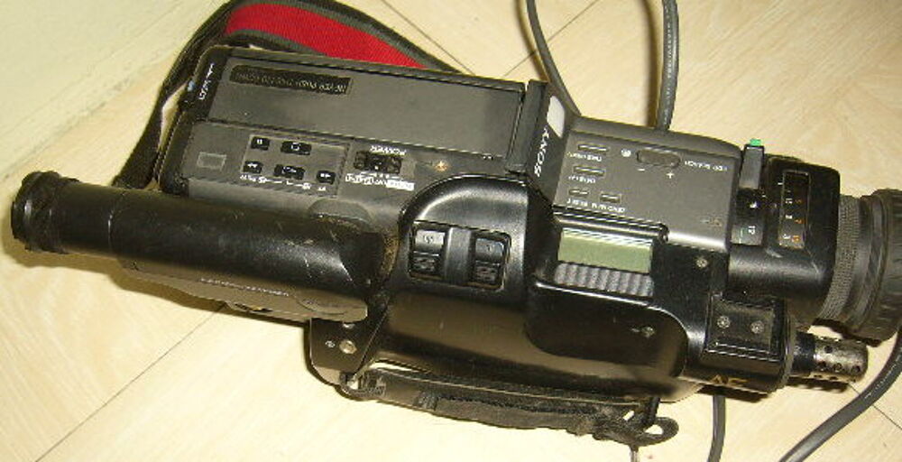 camescope sony video8 CCD TR303 &agrave; REPARER Photos/Video/TV