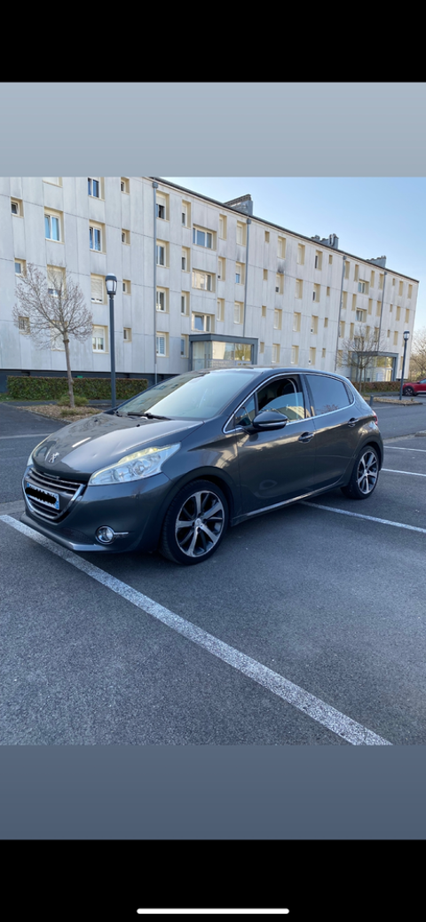 Peugeot 208 1.6 e-HDi 115ch FAP BVM6 F&eacute;line