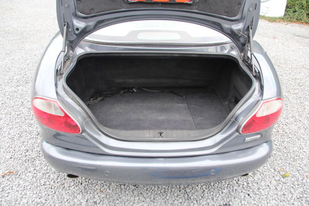 XK8 4.2i V8 2003 occasion 59310 Auchy-lez-Orchies