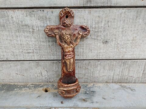 Ancien Crucifix Bnitier Terre Cuite Vernisse Art Populaire 120 Loches (37)