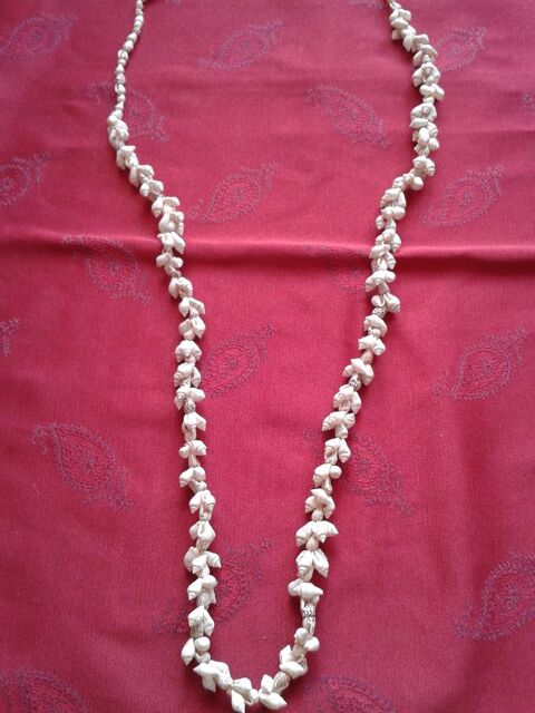 Long collier en coquillages de tahiti années 70 25 Dijon (21)