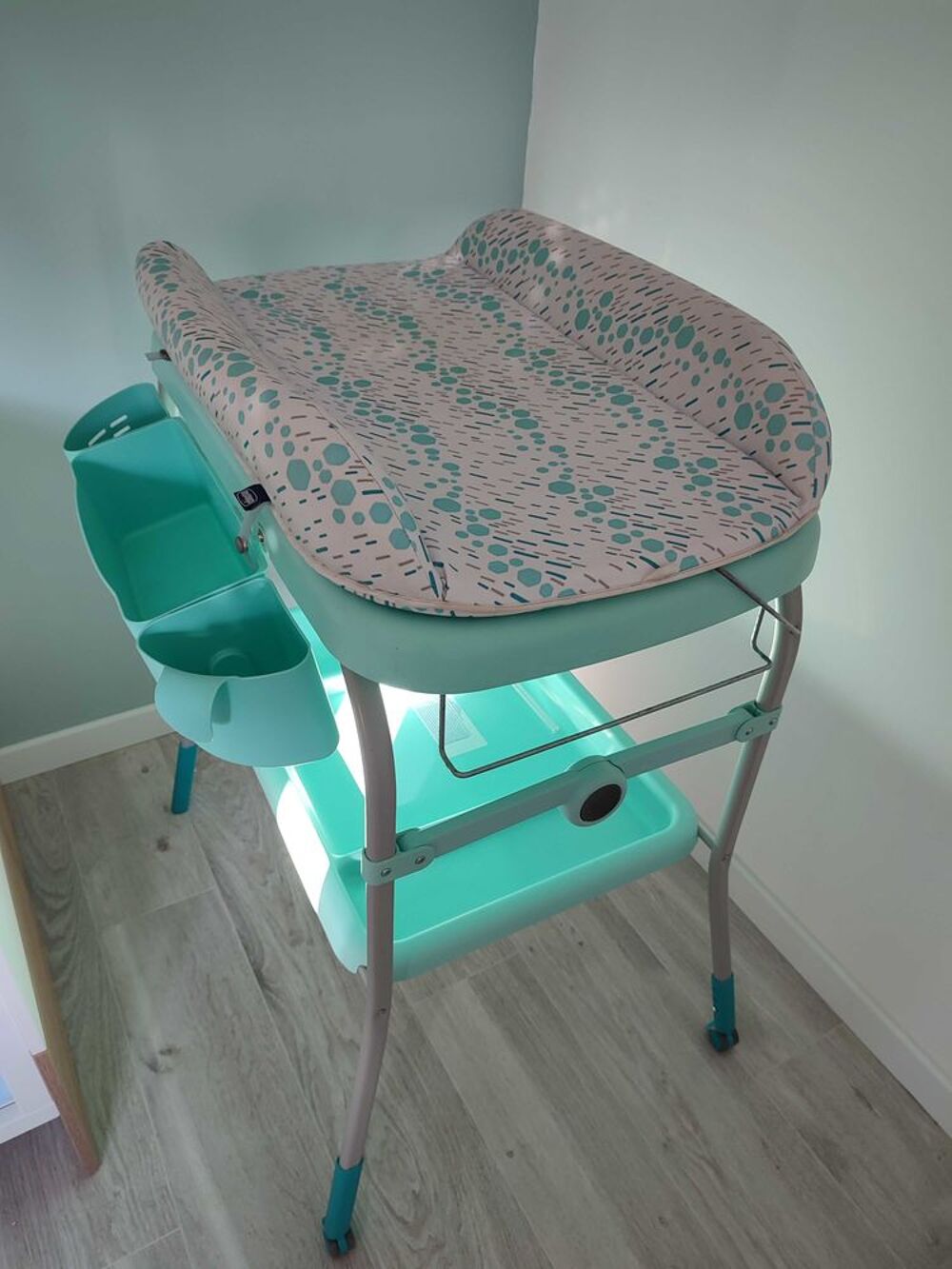 table+&agrave; +langer Puériculture