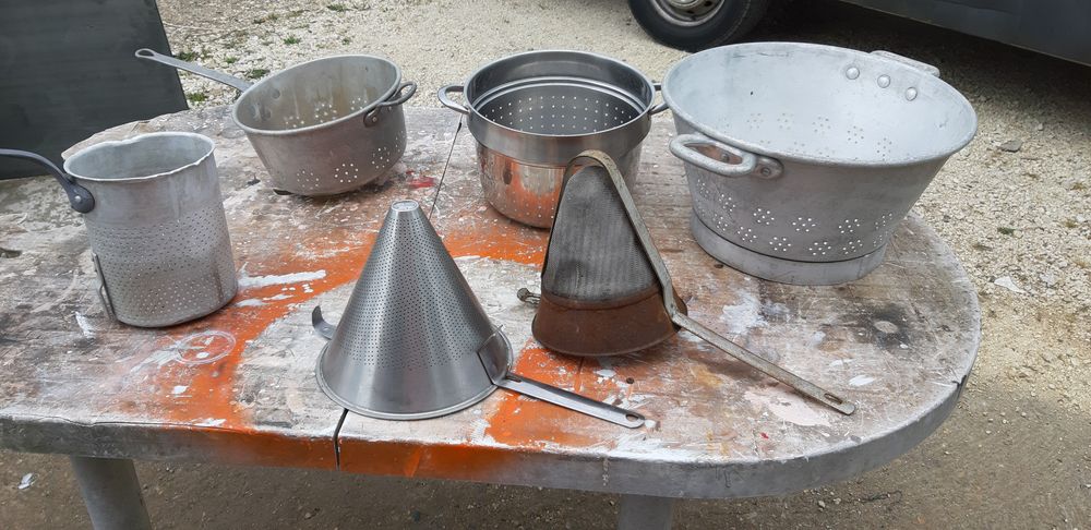 Lot de Passoires et Chinois de Collectivit&eacute; Cuisine
