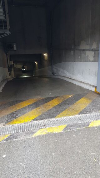  Parking / Garage � louer 18 m�