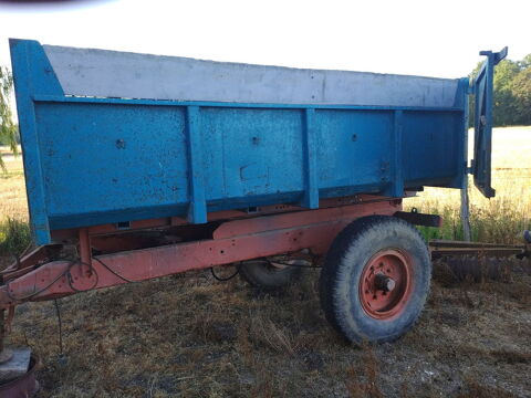 BENNE 5 tonnes. 800 45260 Montereau