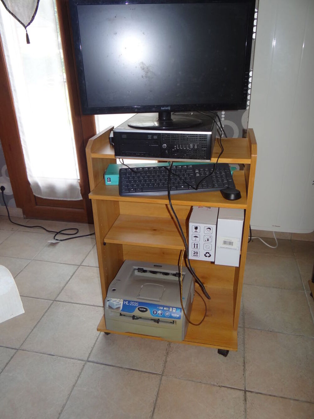 Ensemble informatique complet (pr&ecirc;t &agrave; fonctionner). Matériel informatique