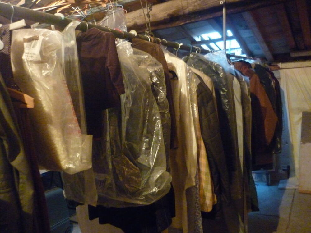 V&ecirc;tements de gardianou (de 5 &agrave; 15 ans) TBE Vêtements
