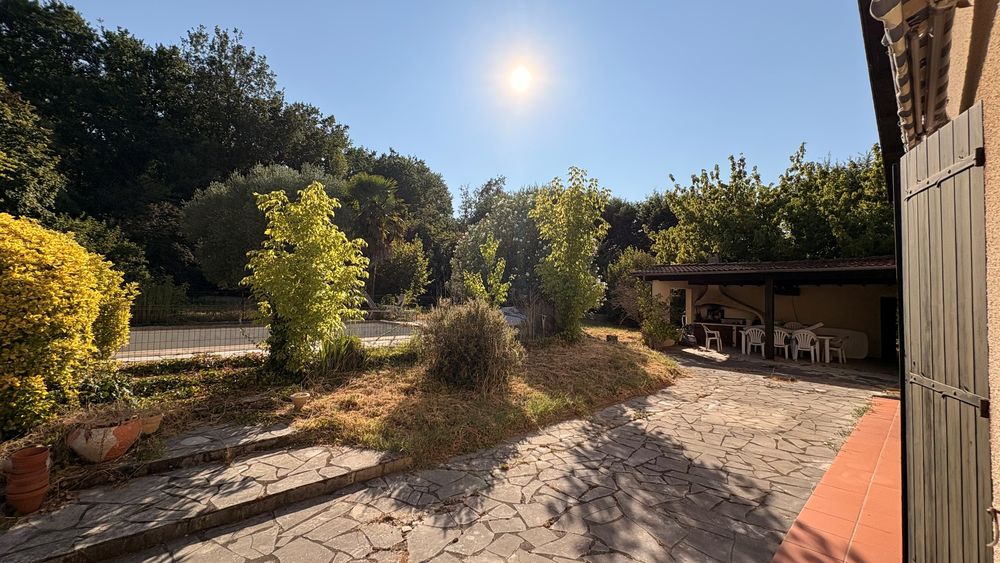 Vente Maison DAMES NOIRES
Maison 4 000 m² de terrain arboré avec piscine Montauban