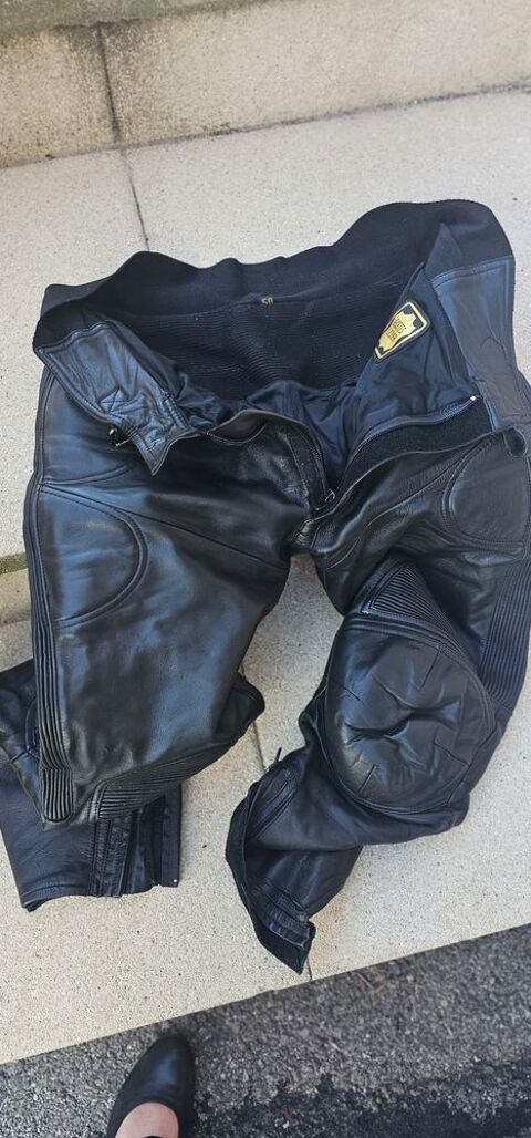 Pantalon de moto en cuir 60 Saint-Jean-de-Gonville (01)