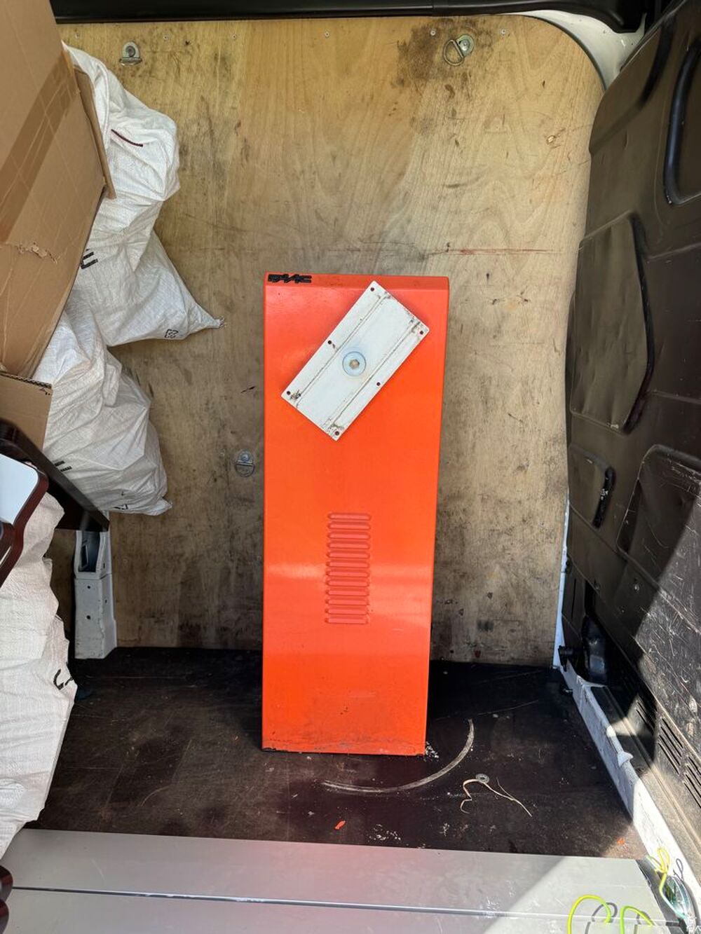 Barri&egrave;re de s&eacute;curit&eacute; &eacute;lectrique radiocommand&eacute;e Bricolage