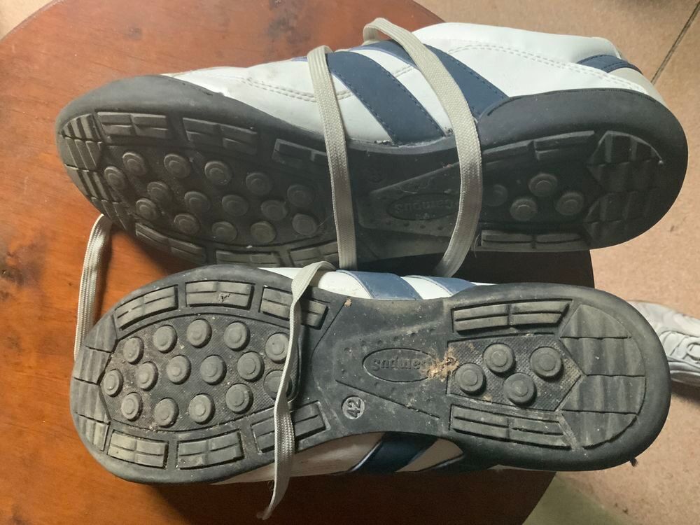 basket campus cuir T42 quasi neuve Chaussures
