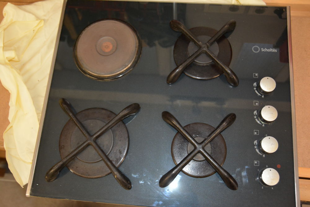 TABLE DE CUISSON TV 63S SCHOLTES Electroménager