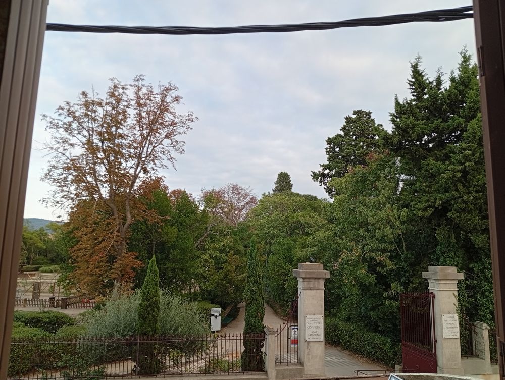 Vente Plateau Immeuble en pierre lumineux et orienté plein sud doté entrée Olonzac