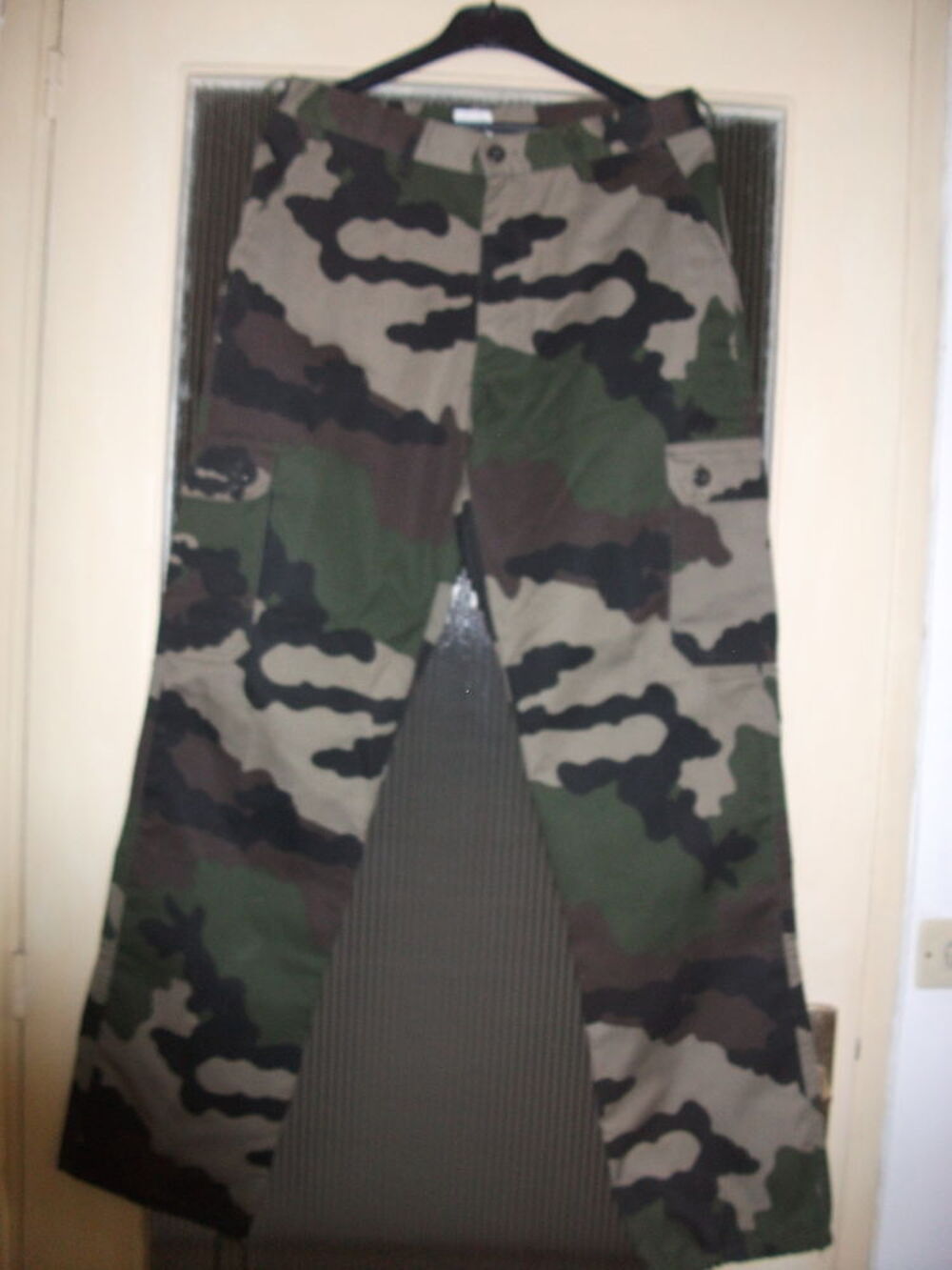 PANTALON TREILLIS NEUF Vêtements