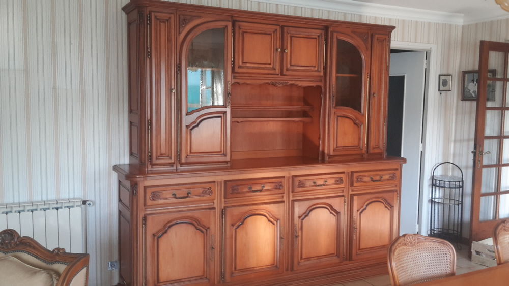 BUFFET EN MERISIER MASSIF Meubles