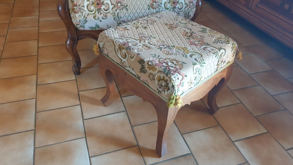 1 ou 2 fauteuil avec pouf comme neufs Meubles