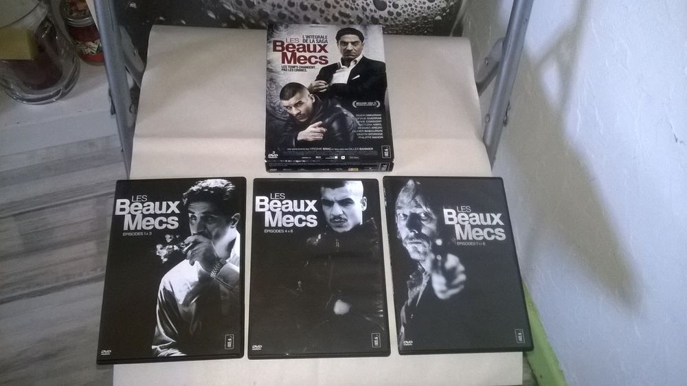 DVD Les Beaux Mecs
l'int&eacute;grale
2010
Excellent etat
Saiso DVD et blu-ray