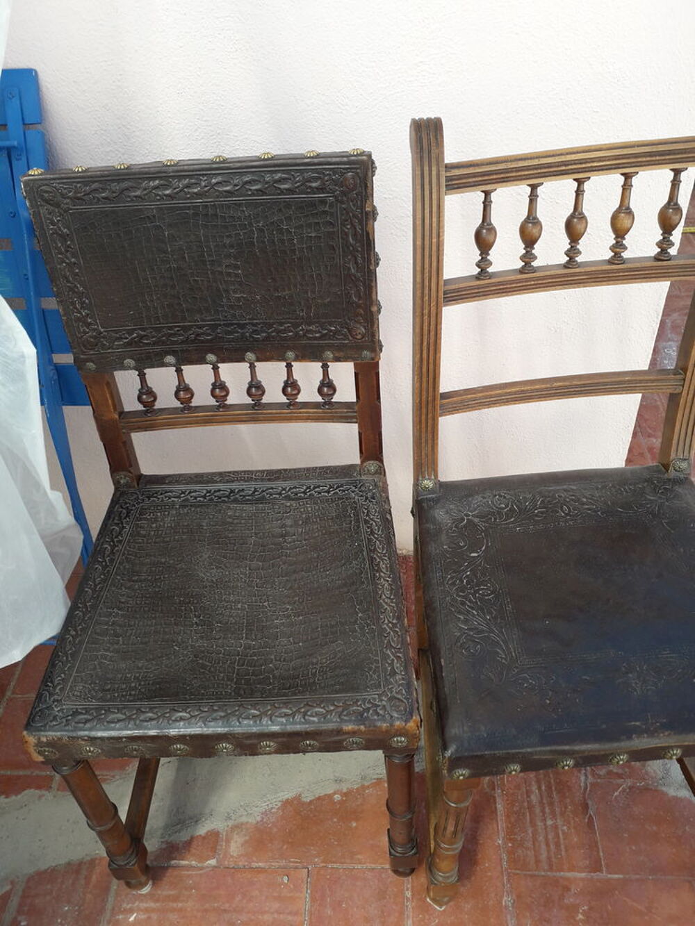 2 chaises dessus cuir Meubles
