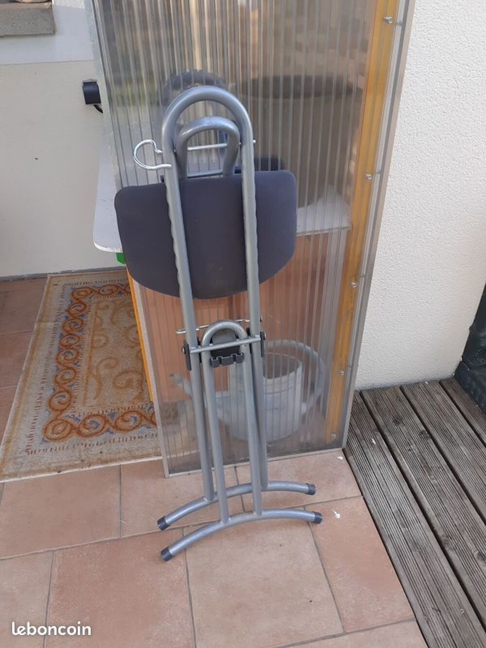 Chaise de repassage
Meubles