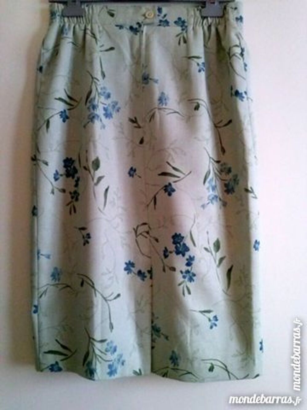 Jupe &agrave; fleurs Vêtements