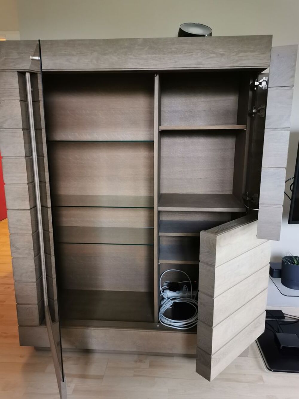 Vaisselier contemporain avec vitrine &eacute;clair&eacute;e Meubles