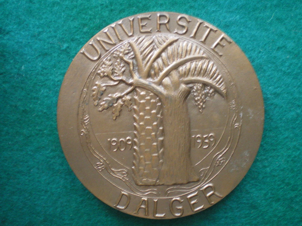 M&eacute;daille de l'Universit&eacute; d'Alger par Paul BELMONDO. 