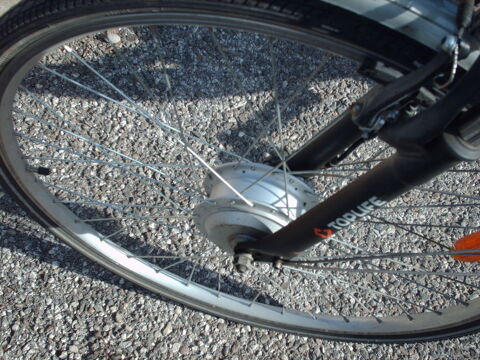 velo �lectrique 250 Hy�res (83)