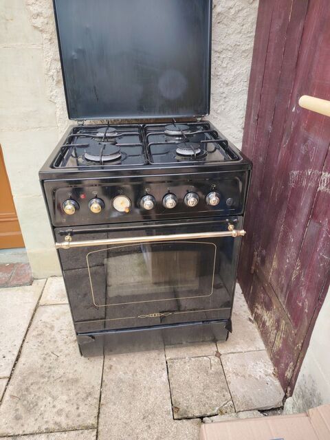cuisinier 4 feuX GAZ  maque ESCO FOUR ELECTRIQUE 55 Neuilly-le-Brignon (37)