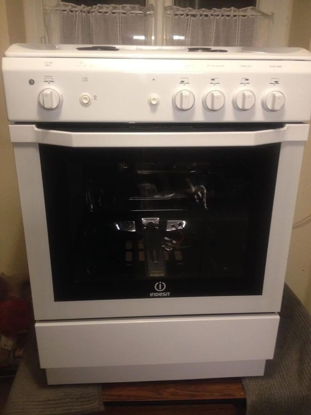 Gaziniere indesit ville &amp; butane Electroménager
