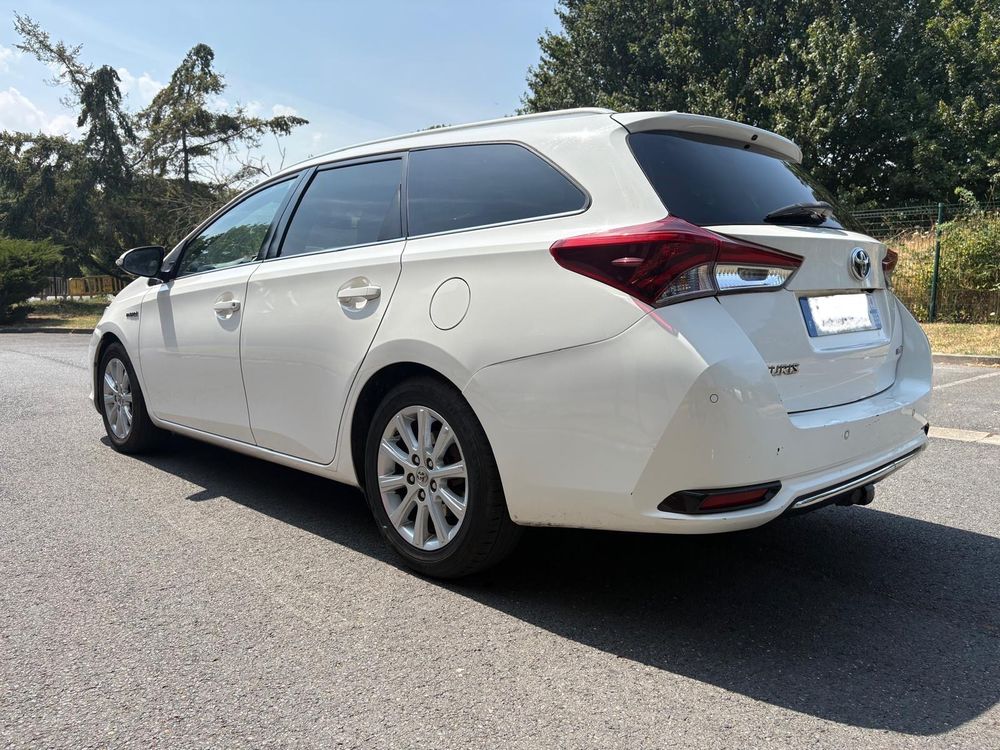 Auris Touring Sports Hybride 136h Executive 2017 occasion 95610 &Eacute;ragny