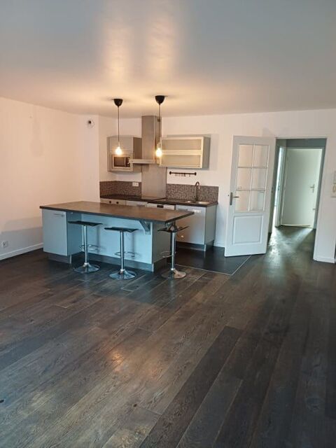   Lille Saint-Maurice ? T3 traversant 85 m� avec ascenseur Appartement - 3 pi�ce(s) - 85 m�