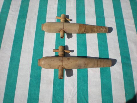 2 cannelles ou champleure pour f�ts en bois 4 Bailleau-l'�v�que (28)