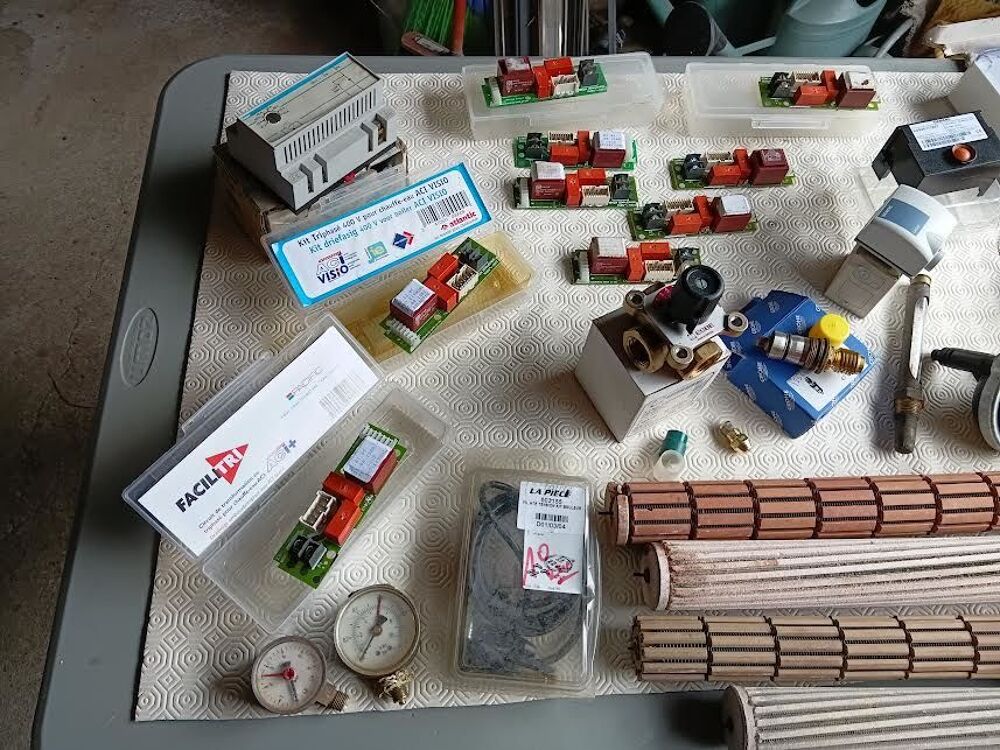 LOT ACCESSOIRES PLOMBERIE / CHAUFFAGE / Bricolage