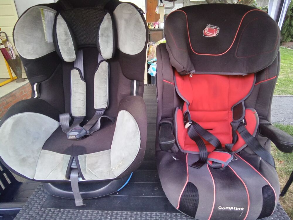 Lot de deux si&egrave;ges auto enfant Mobilier enfants