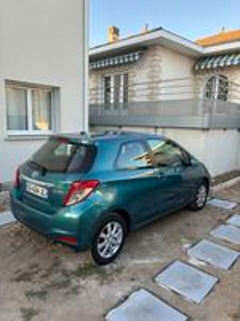 Yaris 1.0 - 69 VVT-i S&eacute;rie Limit&eacute;e Les Bleus 2012 occasion 31000 Toulouse